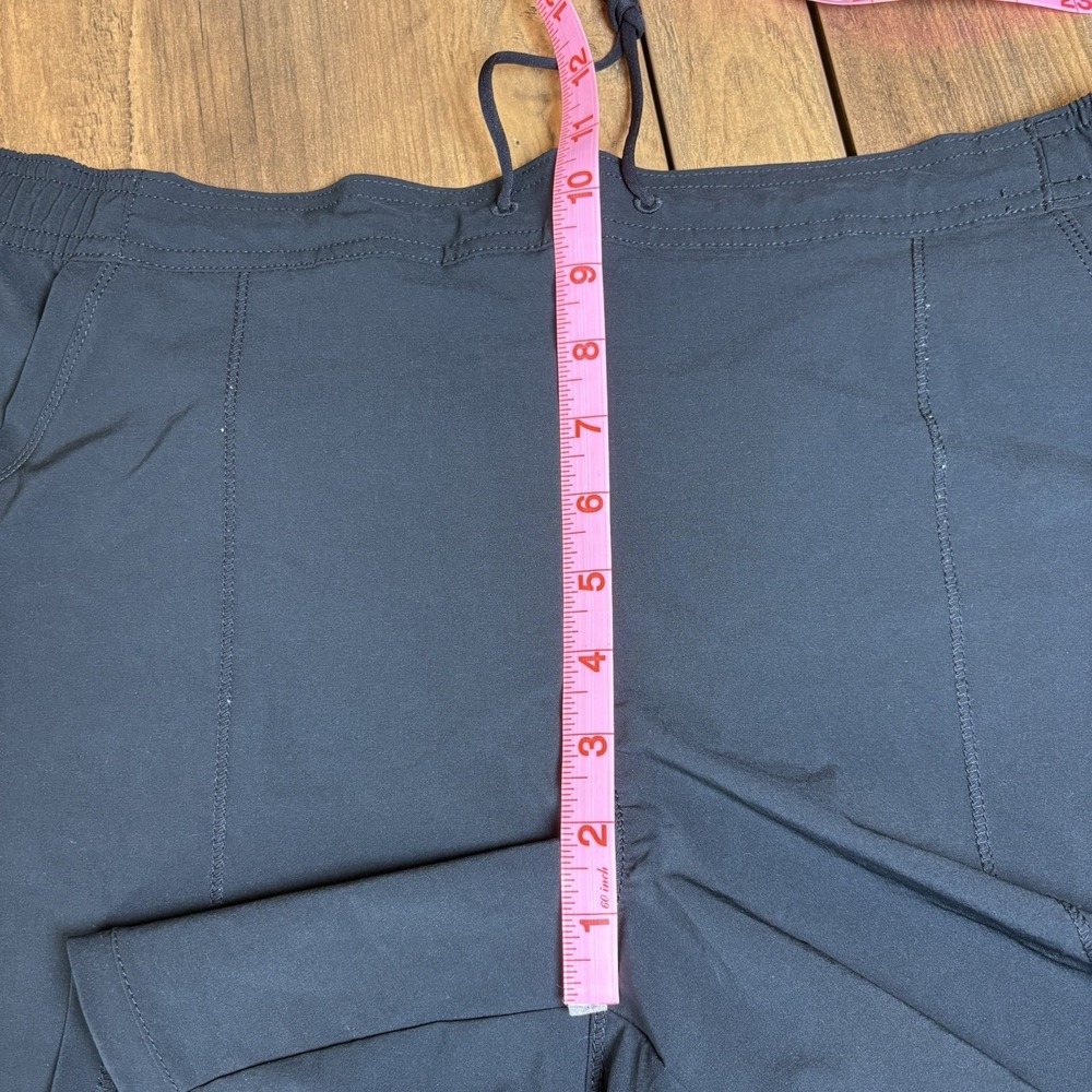 Lands End Sport Women 16 Black Athletic Shorts Gorpcore Activewear Stretch - Picture 11 of 12